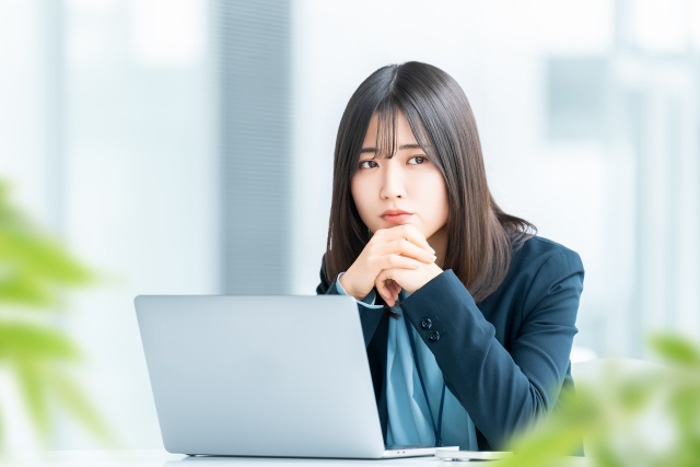 暇を持て余す女性
